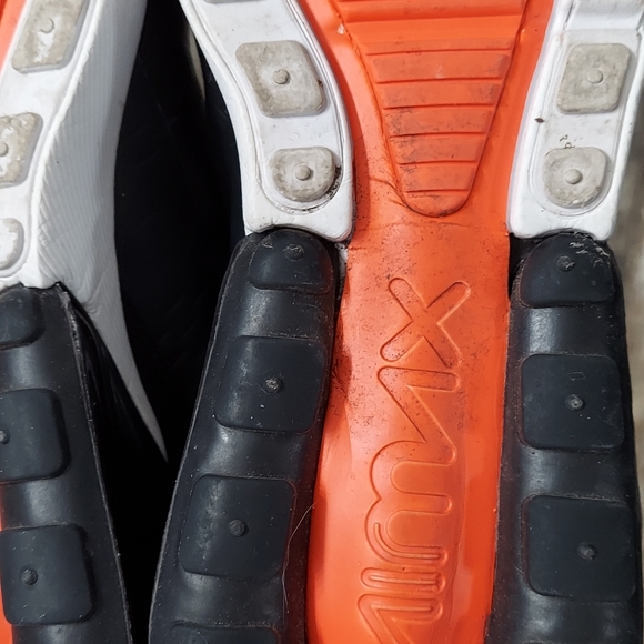 Women's Nike AirMax 270 - Picture 4 of 5